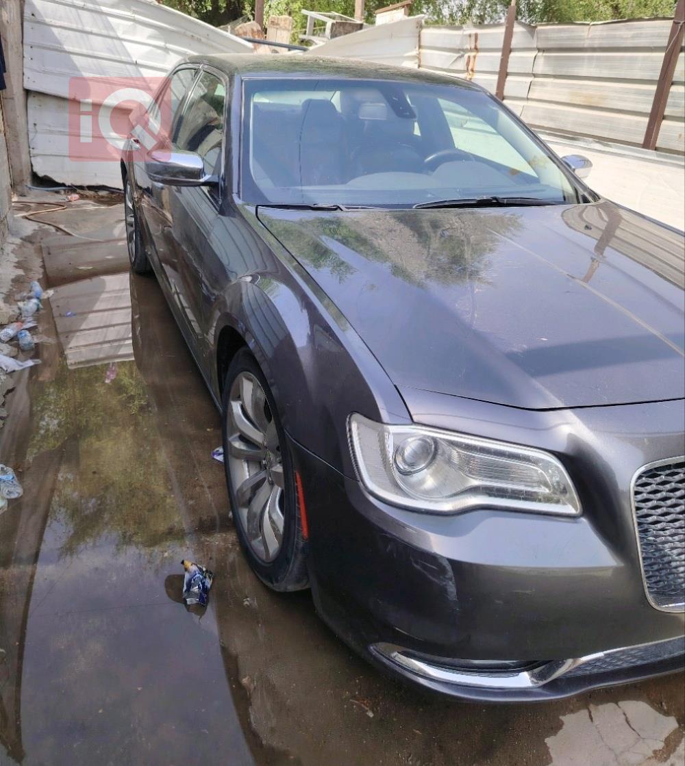 کرایسلەر 300